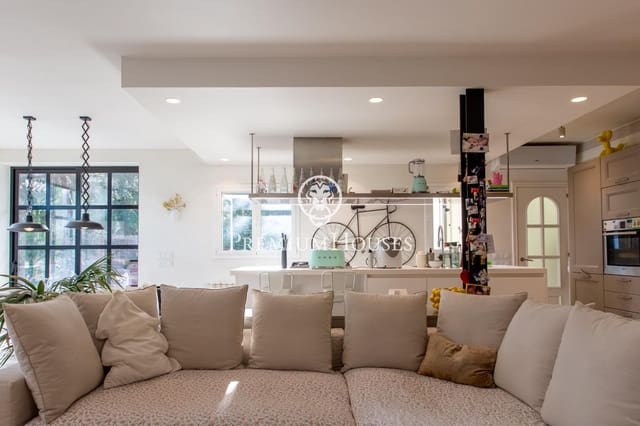 4 soveværelse Villa til salg i Argentona - € 745.000 (Ref: 9513399)