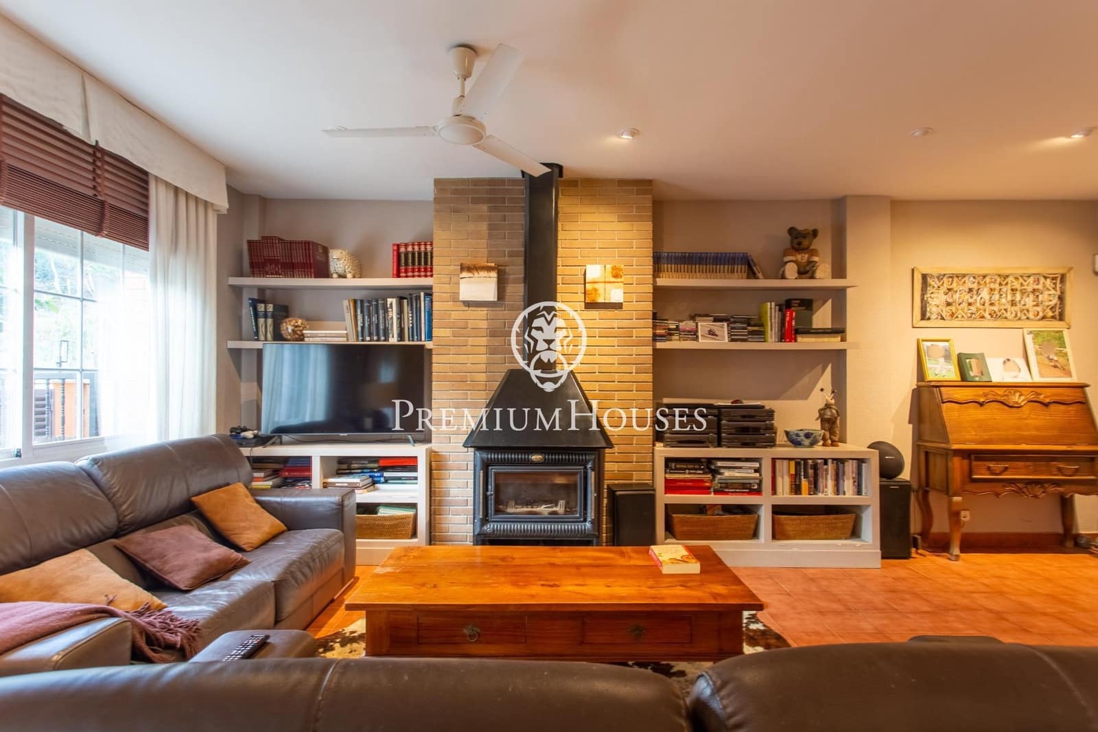 4 bedroom Townhouse for sale in Cabrera de Mar with garage - € 740,000 (Ref: 9513401)