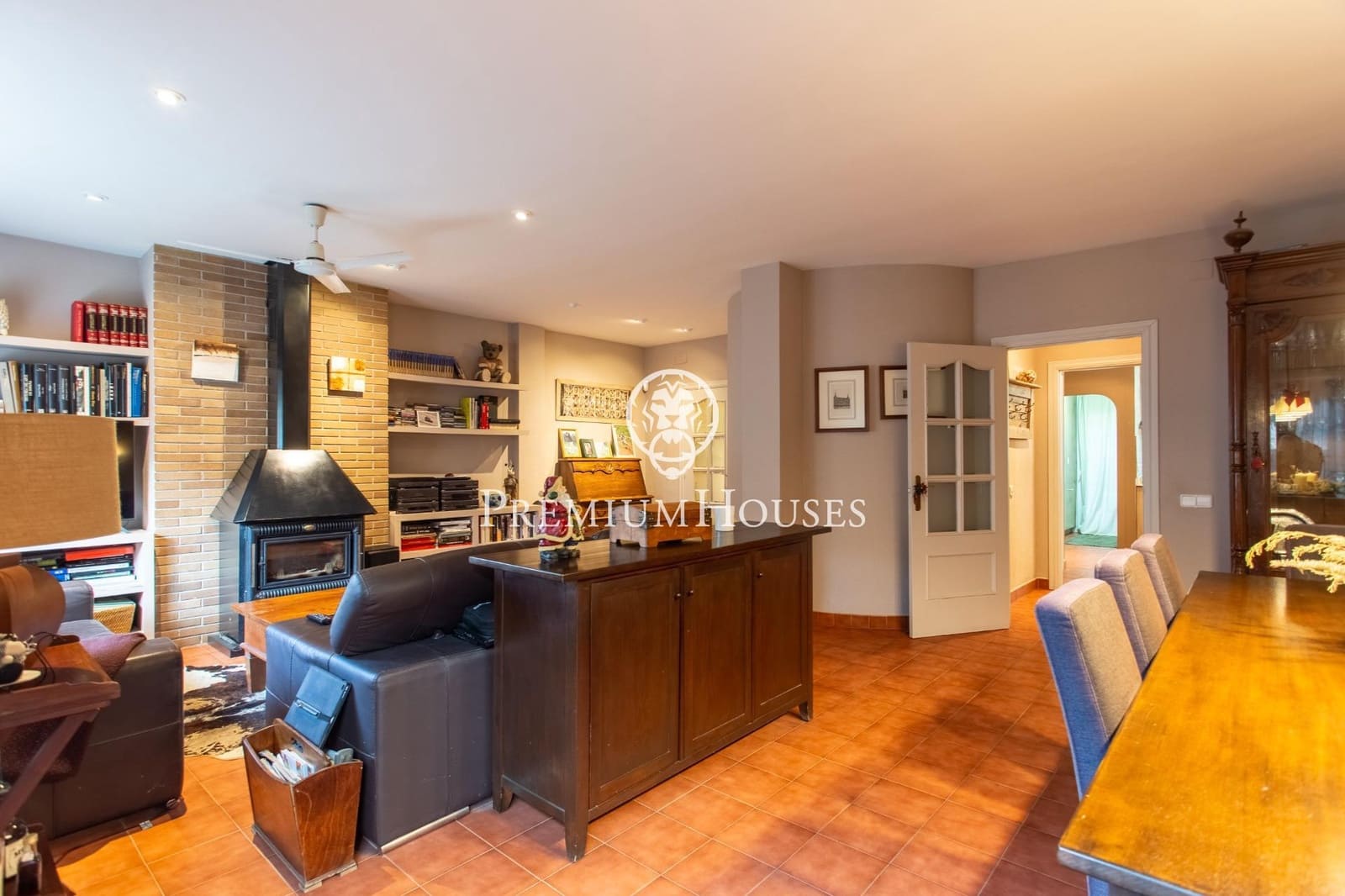 4 bedroom Townhouse for sale in Cabrera de Mar with garage - € 740,000 (Ref: 9513401)