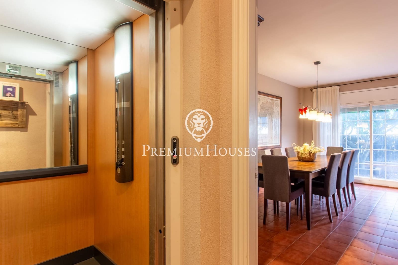 4 bedroom Townhouse for sale in Cabrera de Mar with garage - € 740,000 (Ref: 9513401)