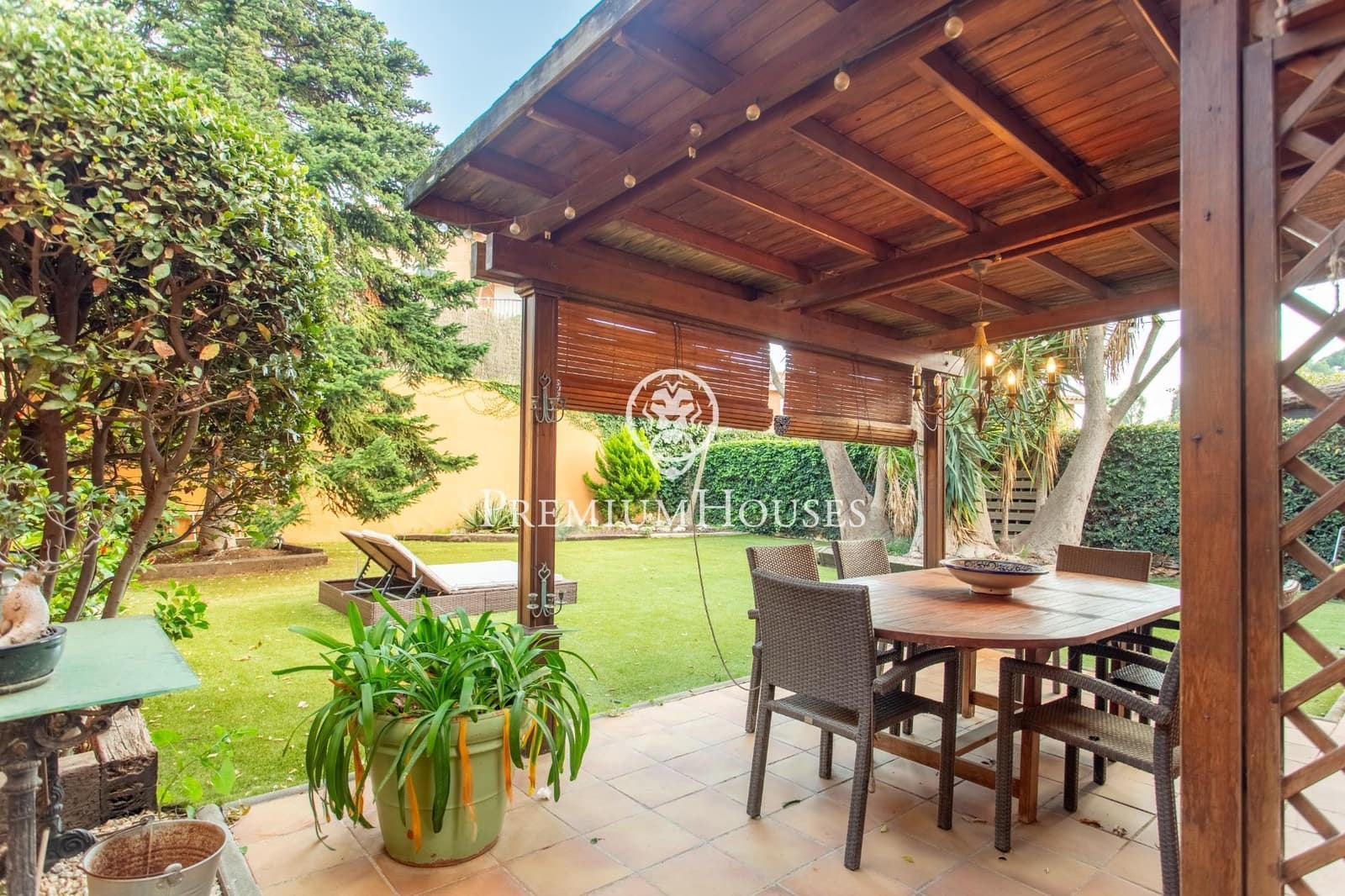 4 bedroom Townhouse for sale in Cabrera de Mar with garage - € 740,000 (Ref: 9513401)