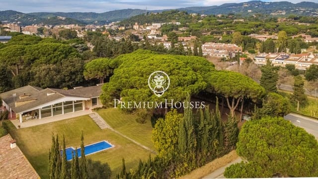 7 bedroom Villa for rent in Sant Andreu de Llavaneres with pool - € 6,000 (Ref: 9518989)