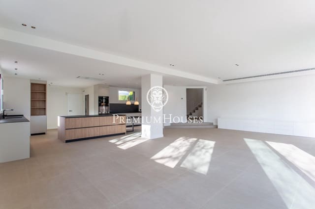 4 makuuhuone Huvila vuokrattavana paikassa Sant Andreu de Llavaneres mukana uima-altaan 
autotalli - 5 800 € (Ref: 9518990)