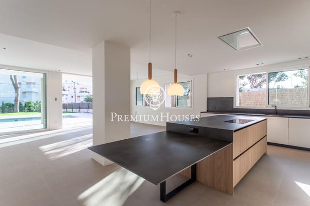 Chalet de 5 habitaciones en Sant Andreu de Llavaneres en venta con piscina garaje - 1.450.000 € (Ref: 9518991)
