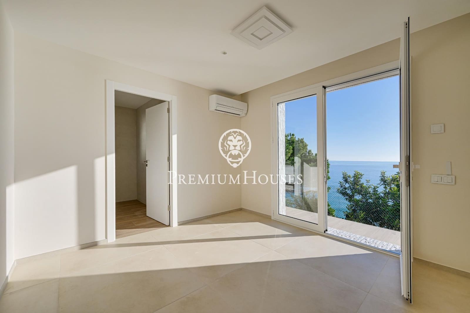 4 bedroom Villa for sale in Arenys de Mar with pool garage - € 3,000,000 (Ref: 9530519)