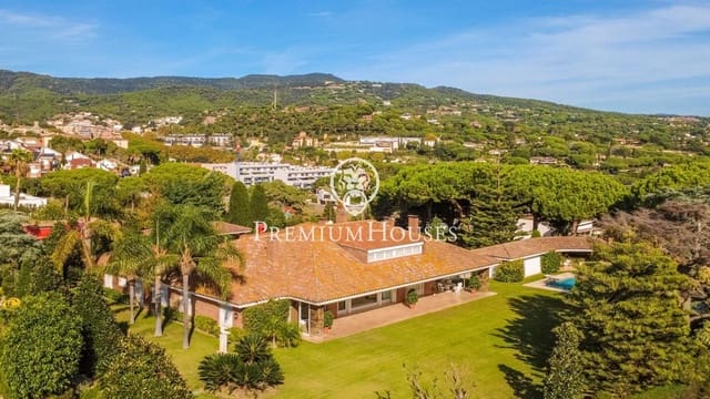 6 makuuhuone Huvila myytävänä paikassa Sant Andreu de Llavaneres mukana uima-altaan 
autotalli - 5 000 000 € (Ref: 9541090)