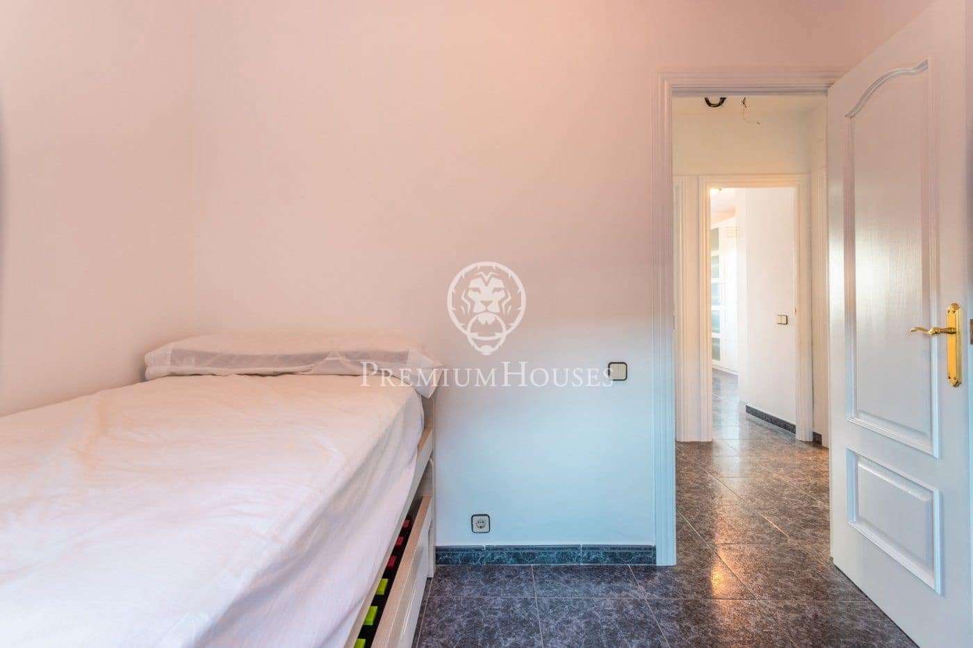 4 slaapkamer Villa te koop in Sant Cebria de Vallalta met zwembad - € 495.000 (Ref: 9543908)