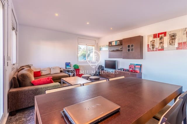 4 slaapkamer Villa te koop in Sant Cebrià de Vallalta met zwembad - € 495.000 (Ref: 9543908)