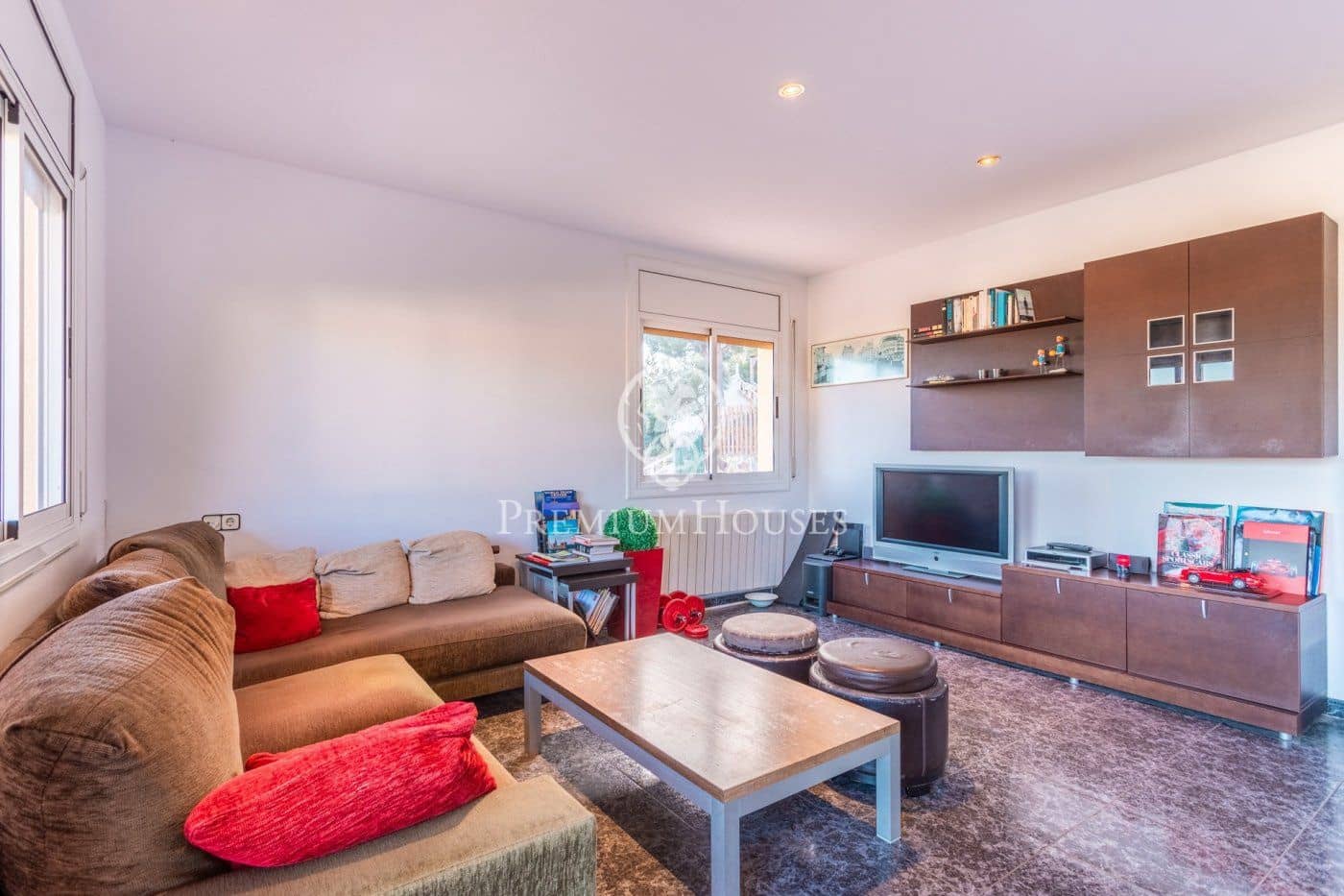 4 slaapkamer Villa te koop in Sant Cebria de Vallalta met zwembad - € 495.000 (Ref: 9543908)