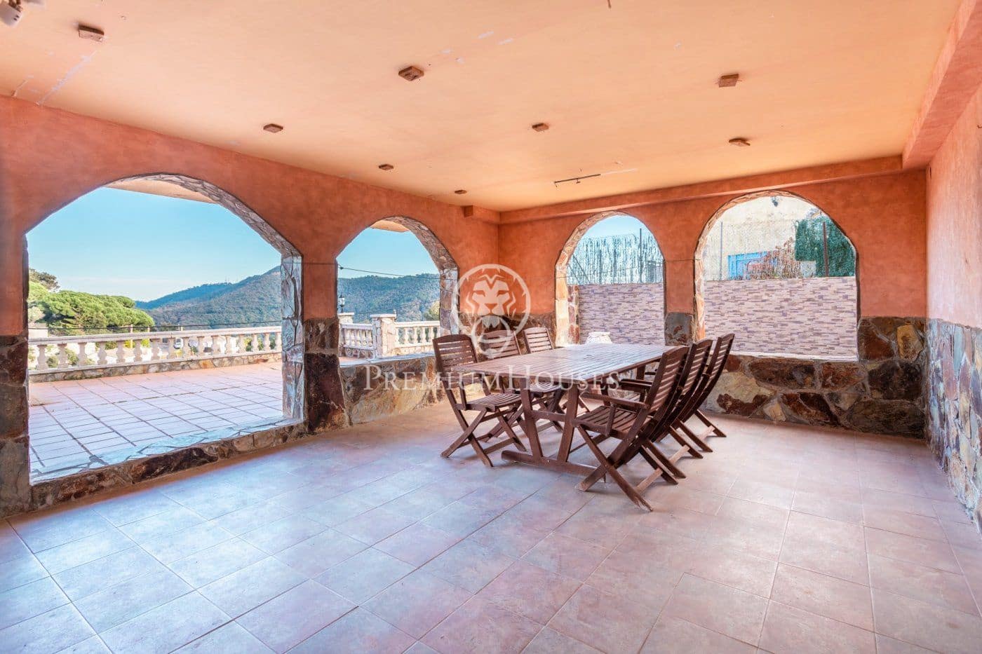 4 slaapkamer Villa te koop in Sant Cebria de Vallalta met zwembad - € 495.000 (Ref: 9543908)