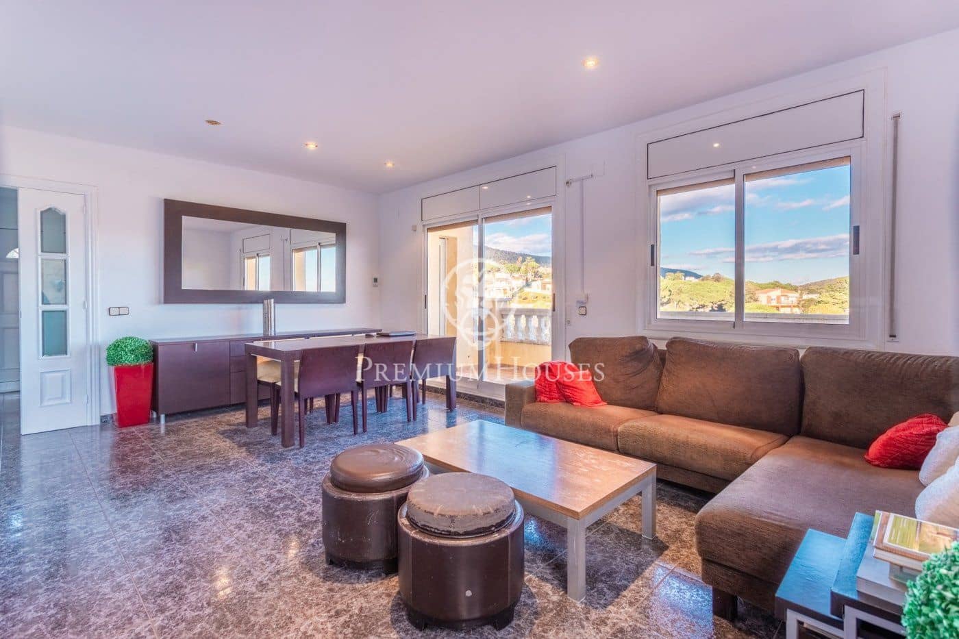 4 slaapkamer Villa te koop in Sant Cebria de Vallalta met zwembad - € 495.000 (Ref: 9543908)