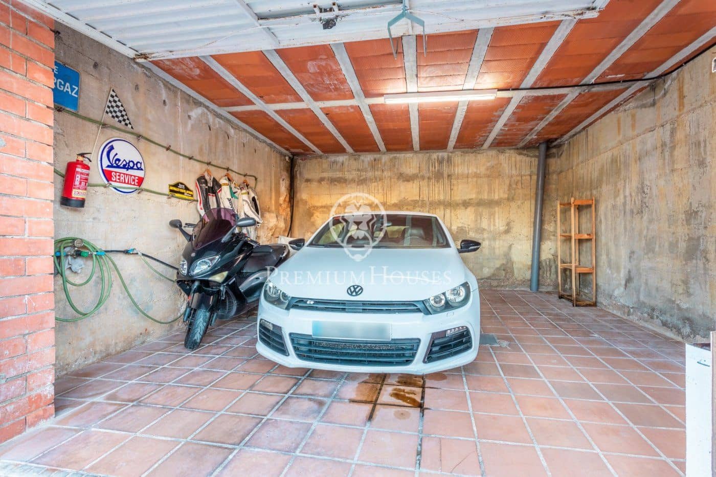 4 slaapkamer Villa te koop in Sant Cebria de Vallalta met zwembad - € 495.000 (Ref: 9543908)