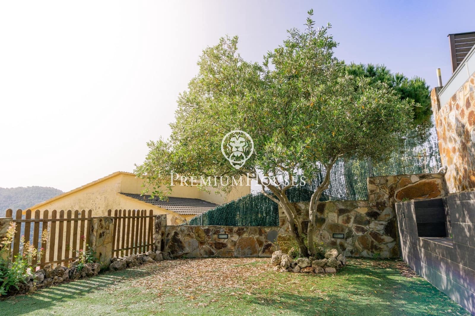 4 slaapkamer Villa te koop in Sant Cebria de Vallalta met zwembad - € 495.000 (Ref: 9543908)