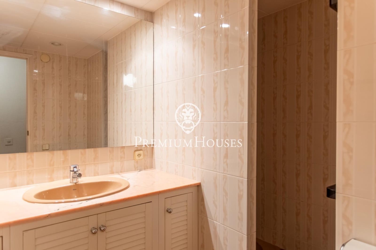 3 makuuhuone Asunto myytävänä paikassa El Masnou mukana uima-altaan 
autotalli - 430 000 € (Ref: 9548177)