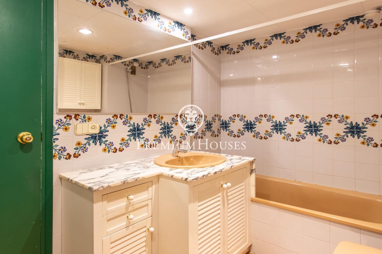 3 makuuhuone Asunto myytävänä paikassa El Masnou mukana uima-altaan 
autotalli - 430 000 € (Ref: 9548177)