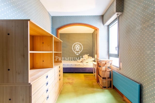 3 makuuhuone Asunto myytävänä paikassa El Masnou mukana uima-altaan 
autotalli - 430 000 € (Ref: 9548177)