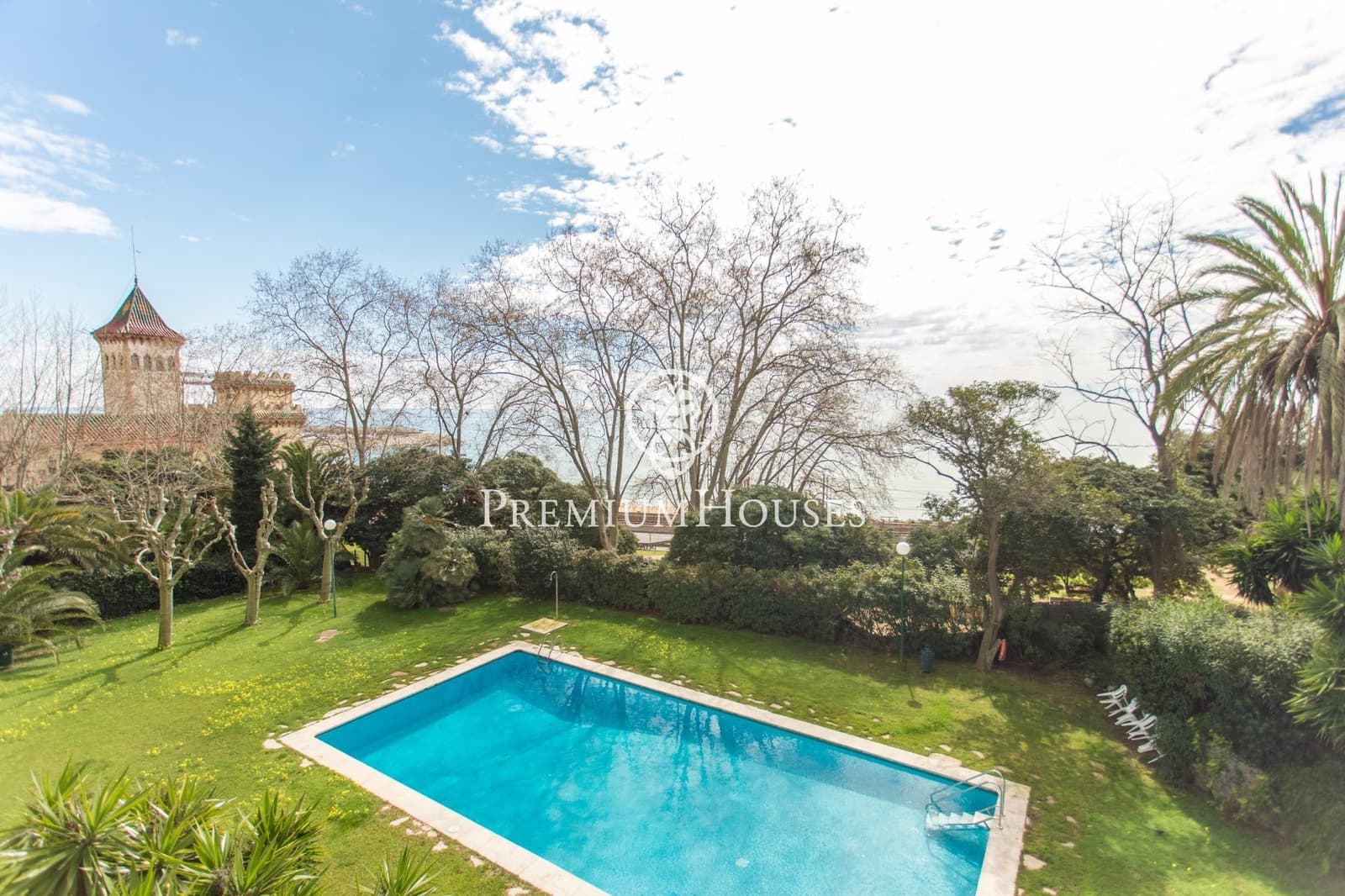 3 makuuhuone Asunto myytävänä paikassa El Masnou mukana uima-altaan 
autotalli - 430 000 € (Ref: 9548177)