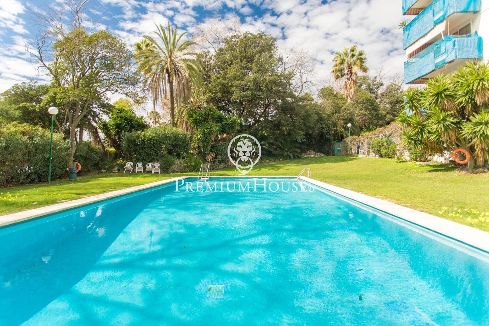 3 makuuhuone Asunto myytävänä paikassa El Masnou mukana uima-altaan 
autotalli - 430 000 € (Ref: 9548177)