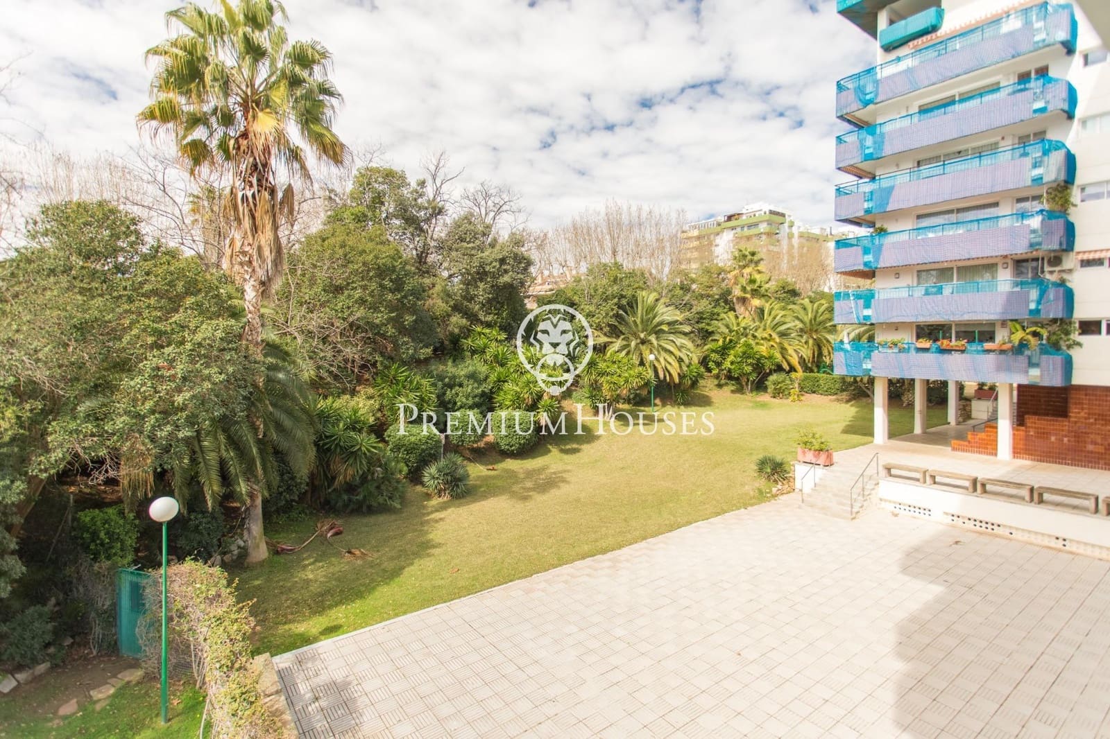 3 makuuhuone Asunto myytävänä paikassa El Masnou mukana uima-altaan 
autotalli - 430 000 € (Ref: 9548177)