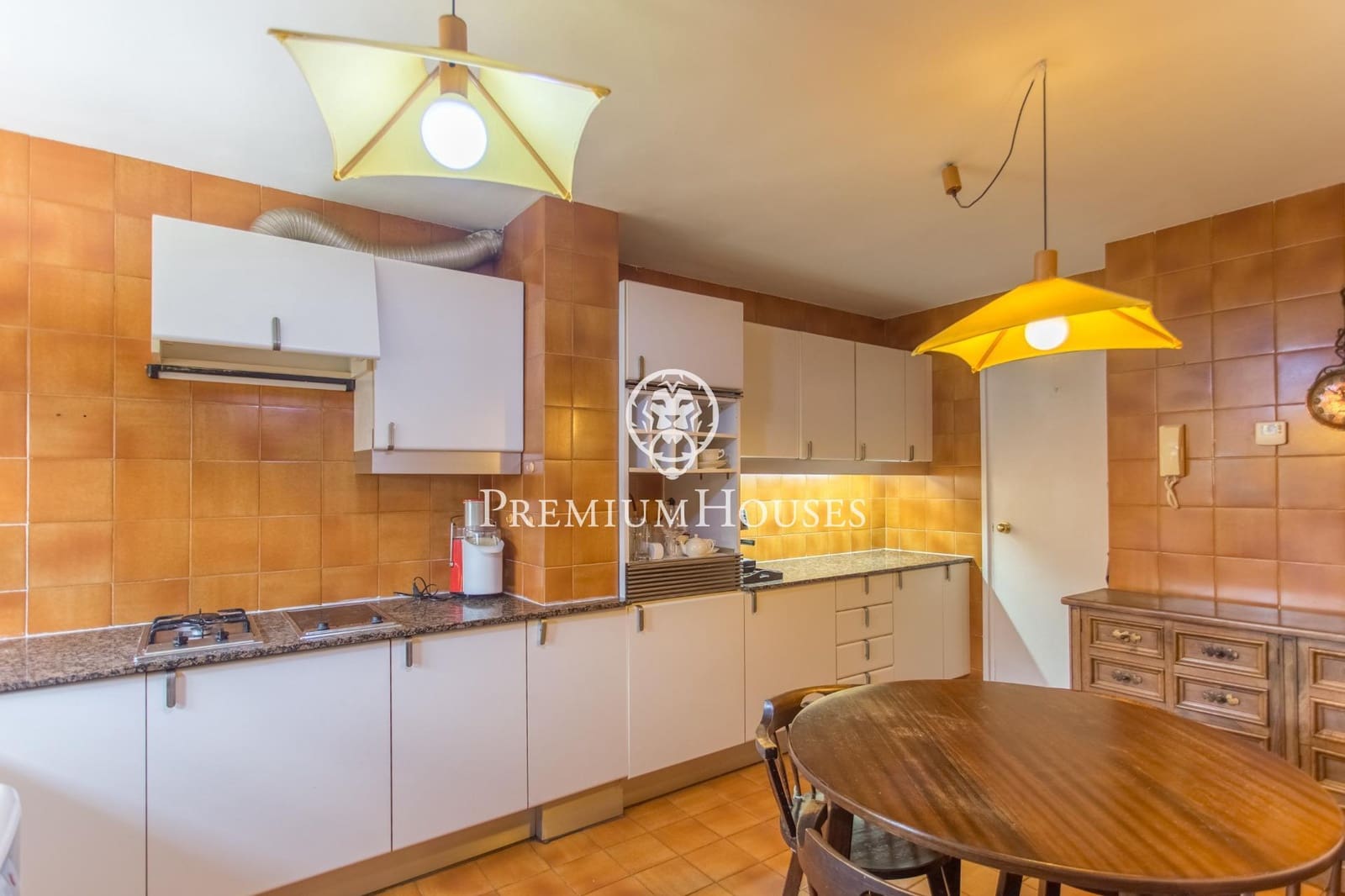 3 makuuhuone Asunto myytävänä paikassa El Masnou mukana uima-altaan 
autotalli - 430 000 € (Ref: 9548177)