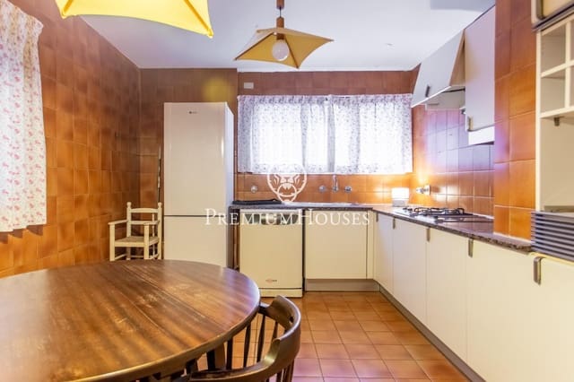 3 makuuhuone Asunto myytävänä paikassa El Masnou mukana uima-altaan 
autotalli - 430 000 € (Ref: 9548177)