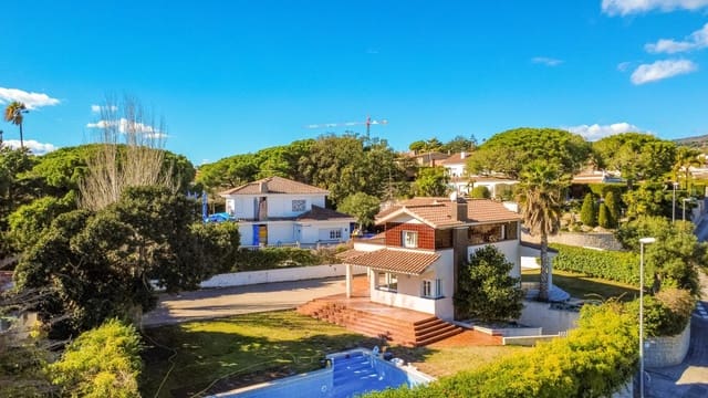 4 Zimmer Villa zu verkaufen in Alella mit Pool Garage - 1.720.000 € (Ref: 9548180)