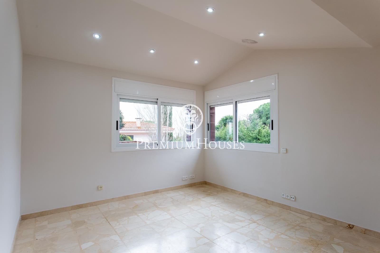 4 Zimmer Villa zu verkaufen in Alella mit Pool Garage - 1.720.000 € (Ref: 9548180)