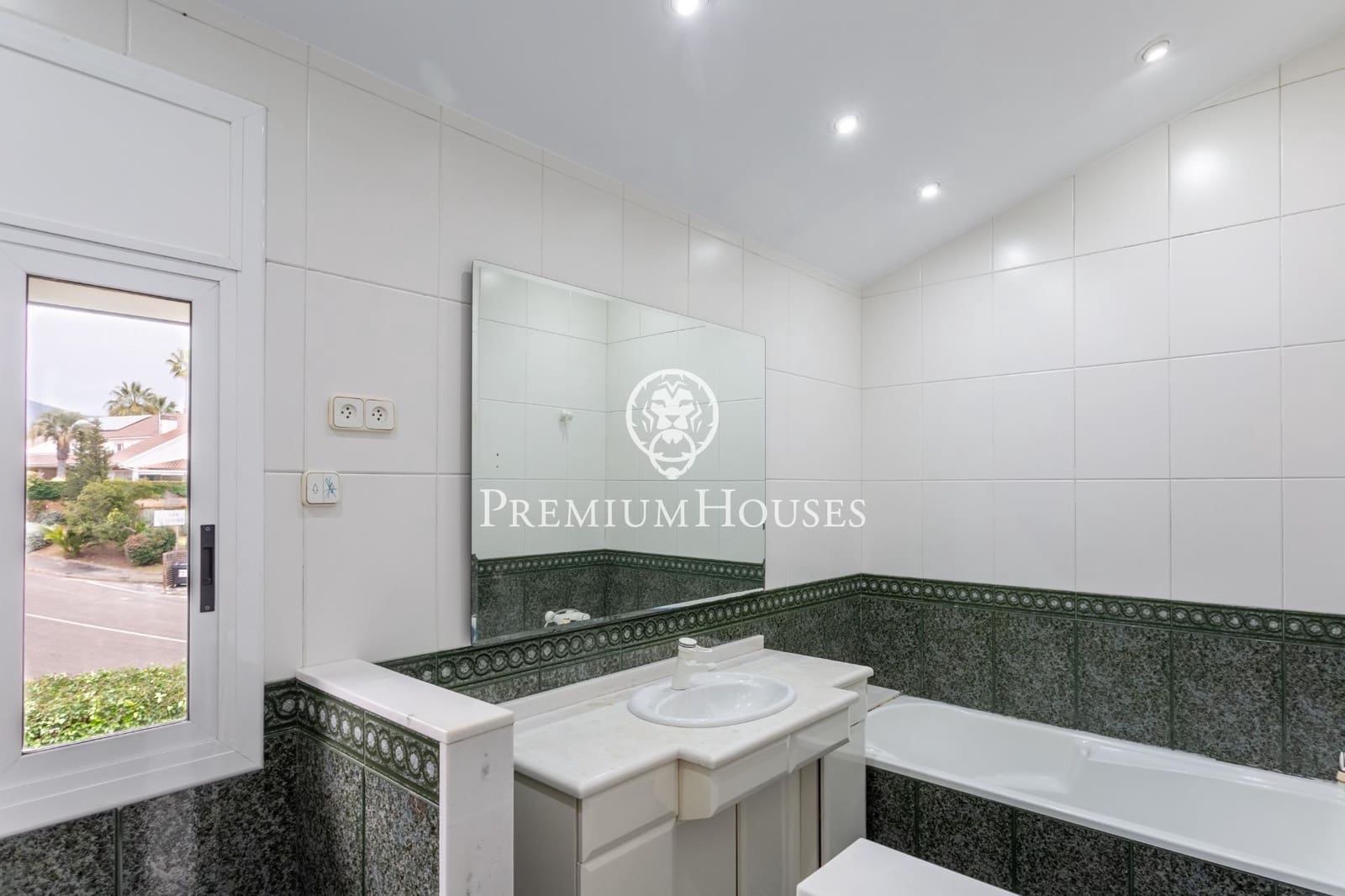 4 Zimmer Villa zu verkaufen in Alella mit Pool Garage - 1.720.000 € (Ref: 9548180)
