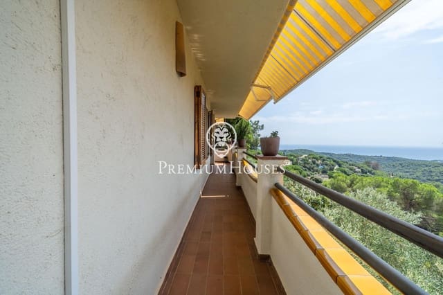 4 sypialnia Willa na sprzedaż w Arenys de Munt z basenem - 695 000 € (Ref: 9565236)