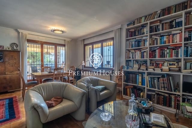 4 sypialnia Willa na sprzedaż w Arenys de Munt z basenem - 695 000 € (Ref: 9565236)