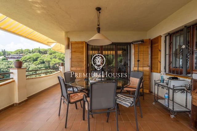 4 sypialnia Willa na sprzedaż w Arenys de Munt z basenem - 695 000 € (Ref: 9565236)