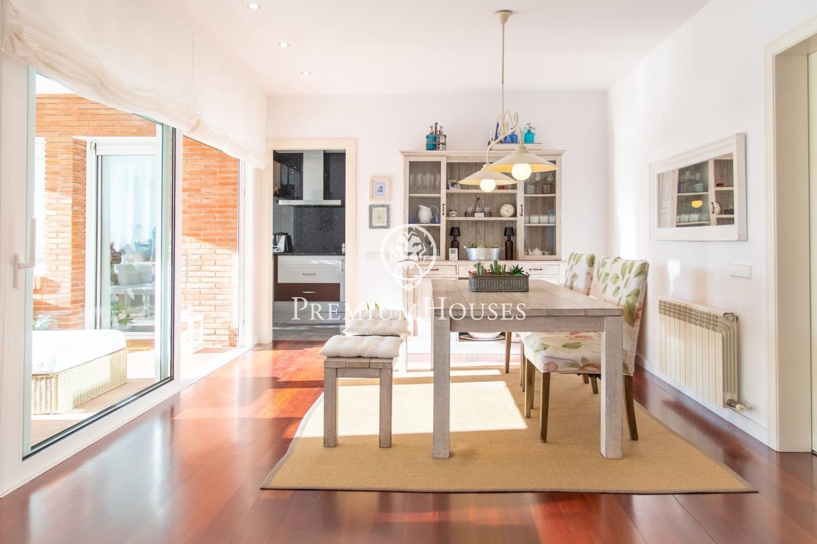 4 soveværelse Villa til salg i Sant Vicenc de Montalt med swimmingpool garage - € 1.290.000 (Ref: 9582933)