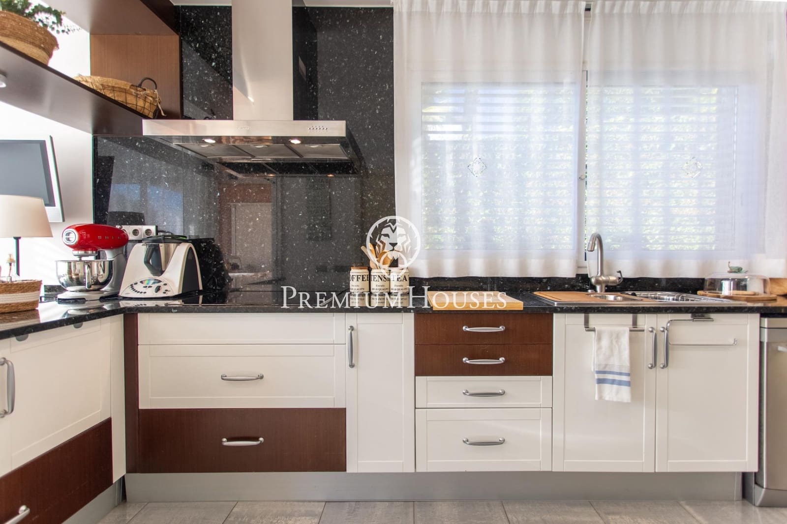 4 soveværelse Villa til salg i Sant Vicenc de Montalt med swimmingpool garage - € 1.290.000 (Ref: 9582933)