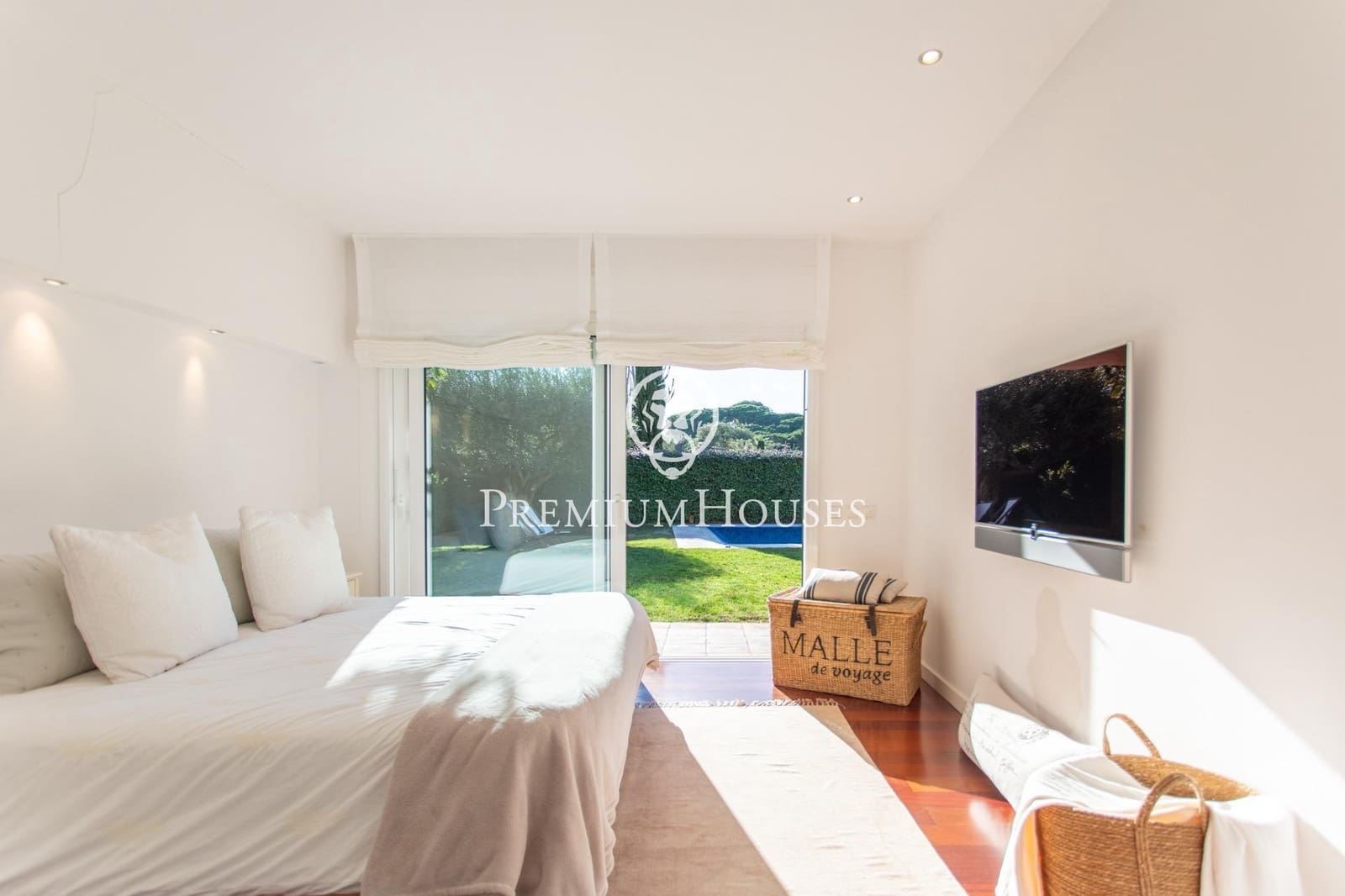 4 soveværelse Villa til salg i Sant Vicenc de Montalt med swimmingpool garage - € 1.290.000 (Ref: 9582933)