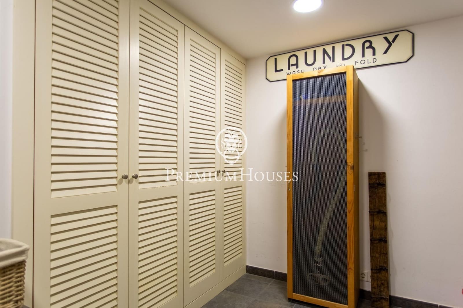 4 soveværelse Villa til salg i Sant Vicenc de Montalt med swimmingpool garage - € 1.290.000 (Ref: 9582933)