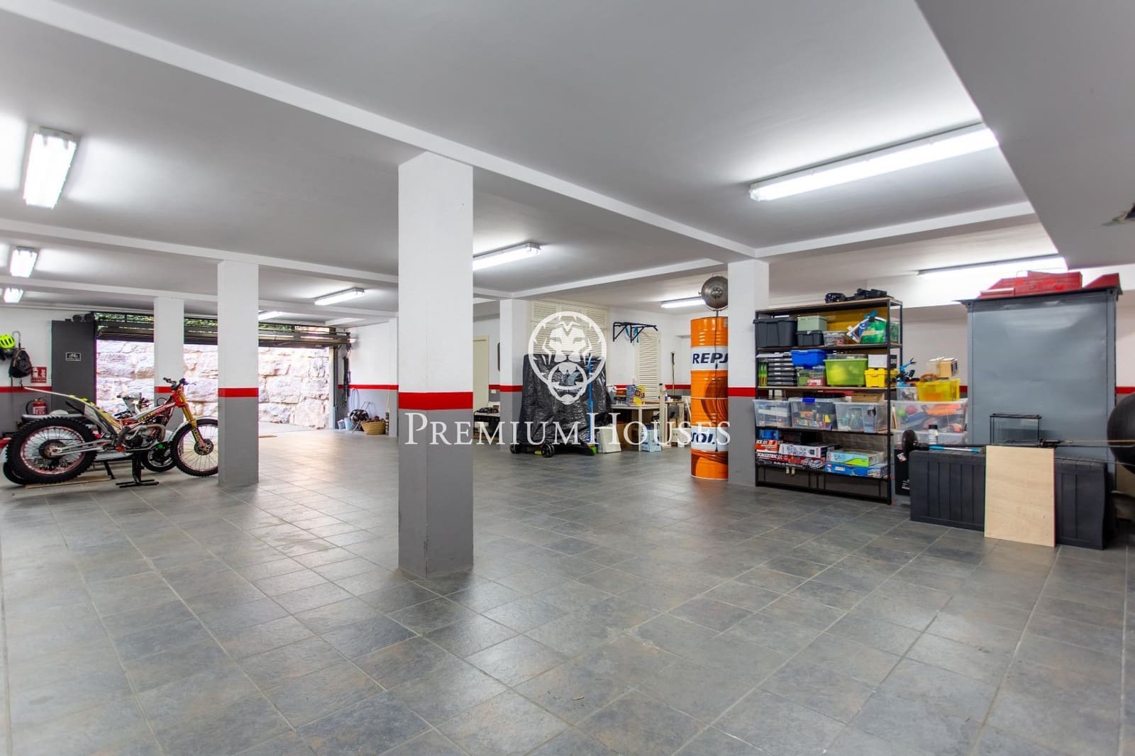 4 soveværelse Villa til salg i Sant Vicenc de Montalt med swimmingpool garage - € 1.290.000 (Ref: 9582933)