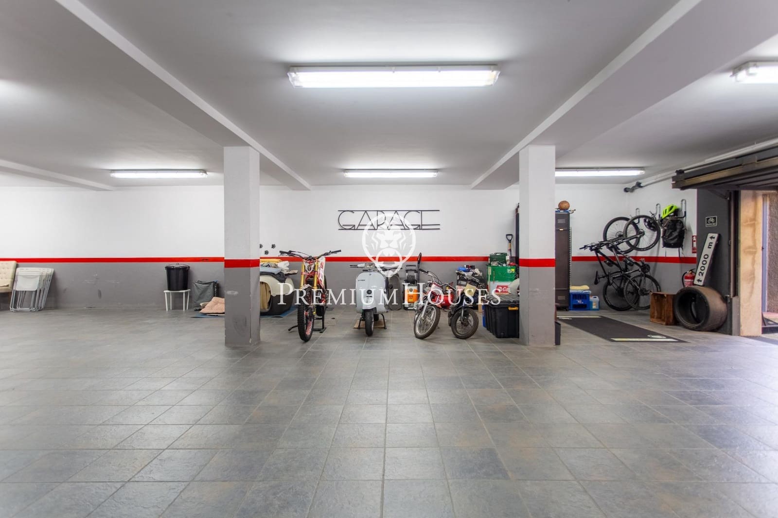 4 soveværelse Villa til salg i Sant Vicenc de Montalt med swimmingpool garage - € 1.290.000 (Ref: 9582933)