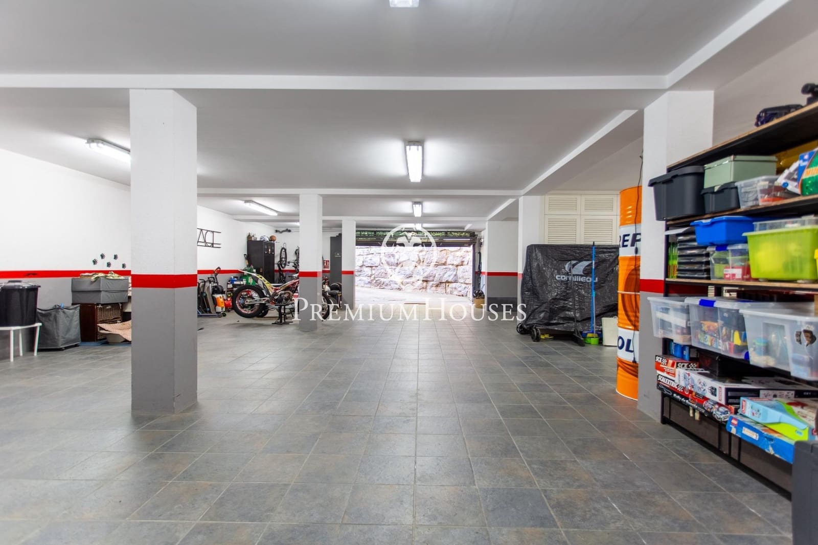 4 soveværelse Villa til salg i Sant Vicenc de Montalt med swimmingpool garage - € 1.290.000 (Ref: 9582933)