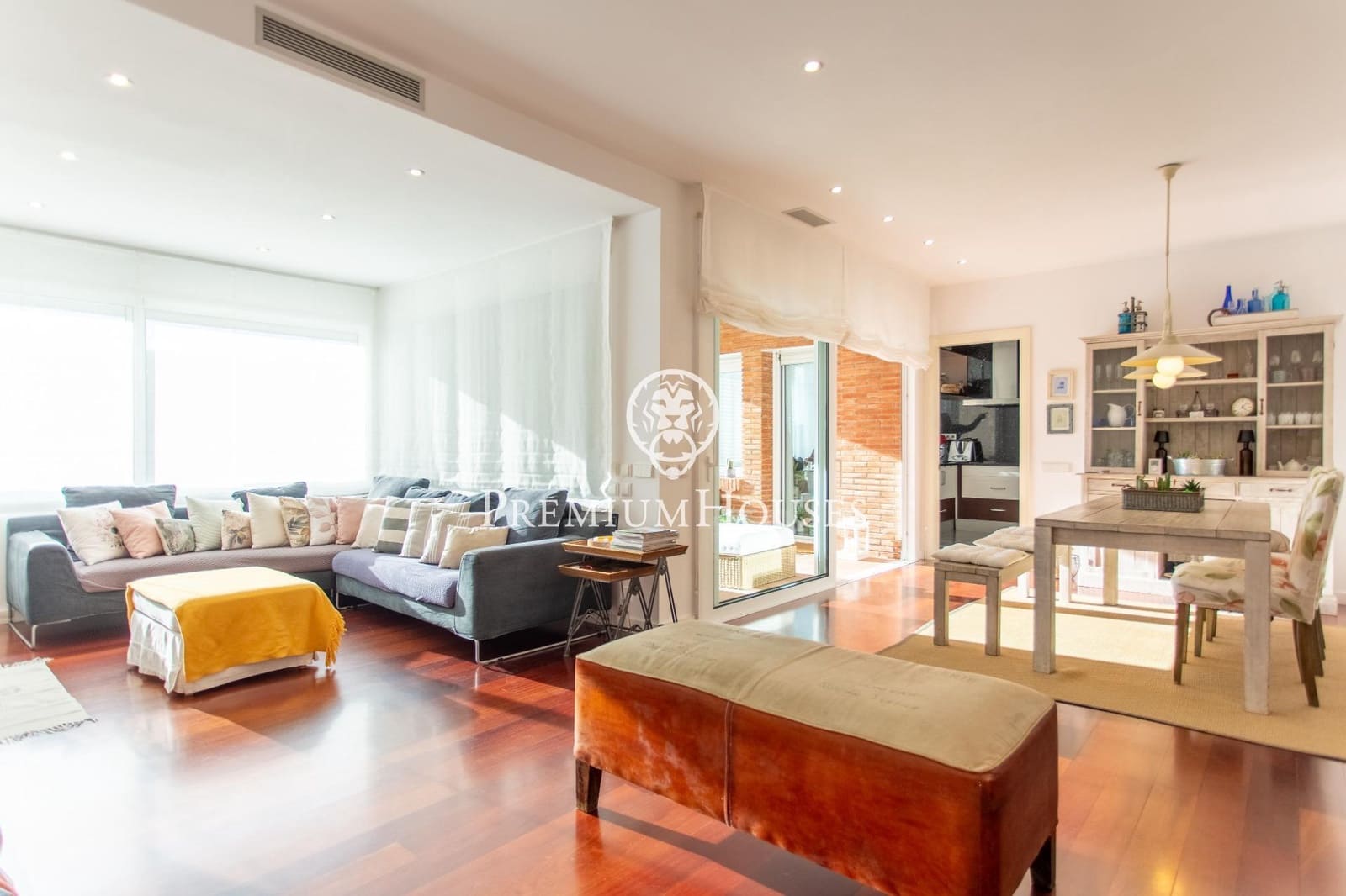 4 soveværelse Villa til salg i Sant Vicenc de Montalt med swimmingpool garage - € 1.225.000 (Ref: 9582933)
