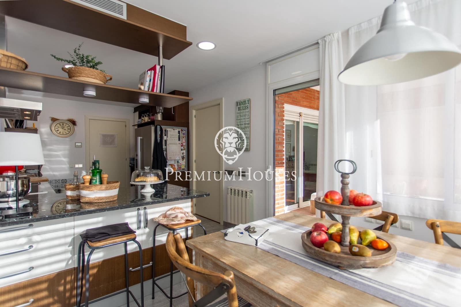 4 soveværelse Villa til salg i Sant Vicenc de Montalt med swimmingpool garage - € 1.225.000 (Ref: 9582933)