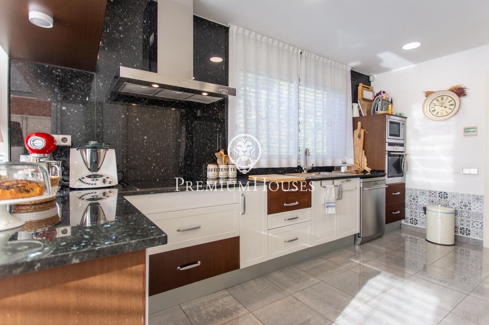 4 soveværelse Villa til salg i Sant Vicenc de Montalt med swimmingpool garage - € 1.225.000 (Ref: 9582933)