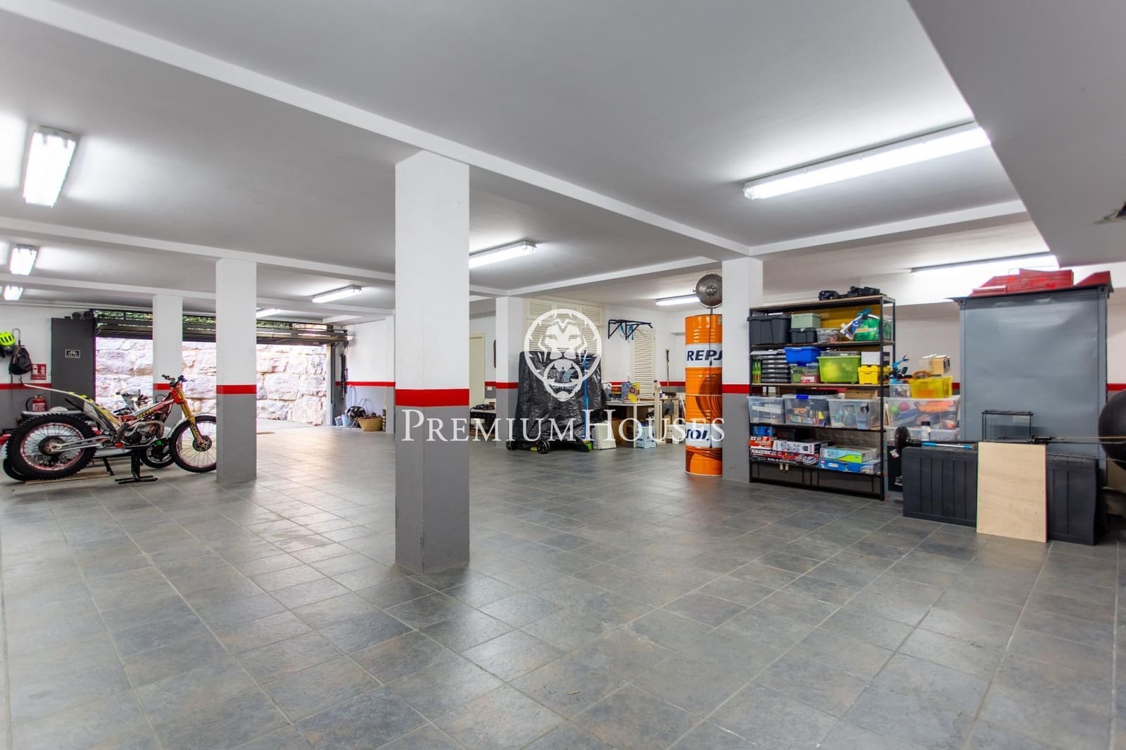 4 soveværelse Villa til salg i Sant Vicenc de Montalt med swimmingpool garage - € 1.225.000 (Ref: 9582933)
