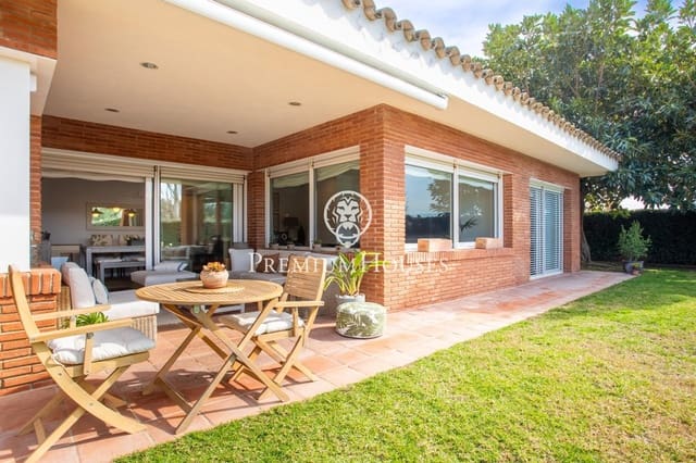 4 camera da letto Villa in vendita in Sant Vicenç de Montalt con piscina garage - 1.225.000 € (Rif: 9582933)