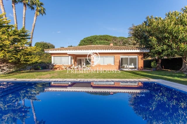 4 camera da letto Villa in vendita in Sant Vicenç de Montalt con piscina garage - 1.225.000 € (Rif: 9582933)