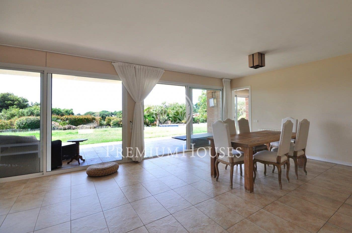 3 bedroom Villa for rent in Sant Andreu de Llavaneres with pool garage - € 3,500 (Ref: 9591263)