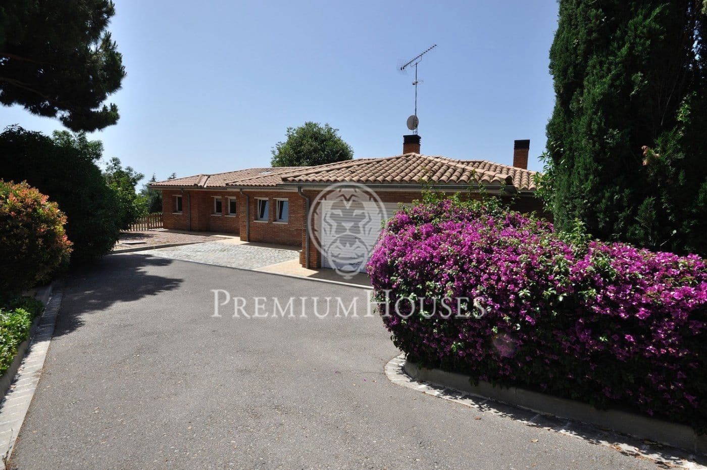 3 bedroom Villa for rent in Sant Andreu de Llavaneres with pool garage - € 3,500 (Ref: 9591263)