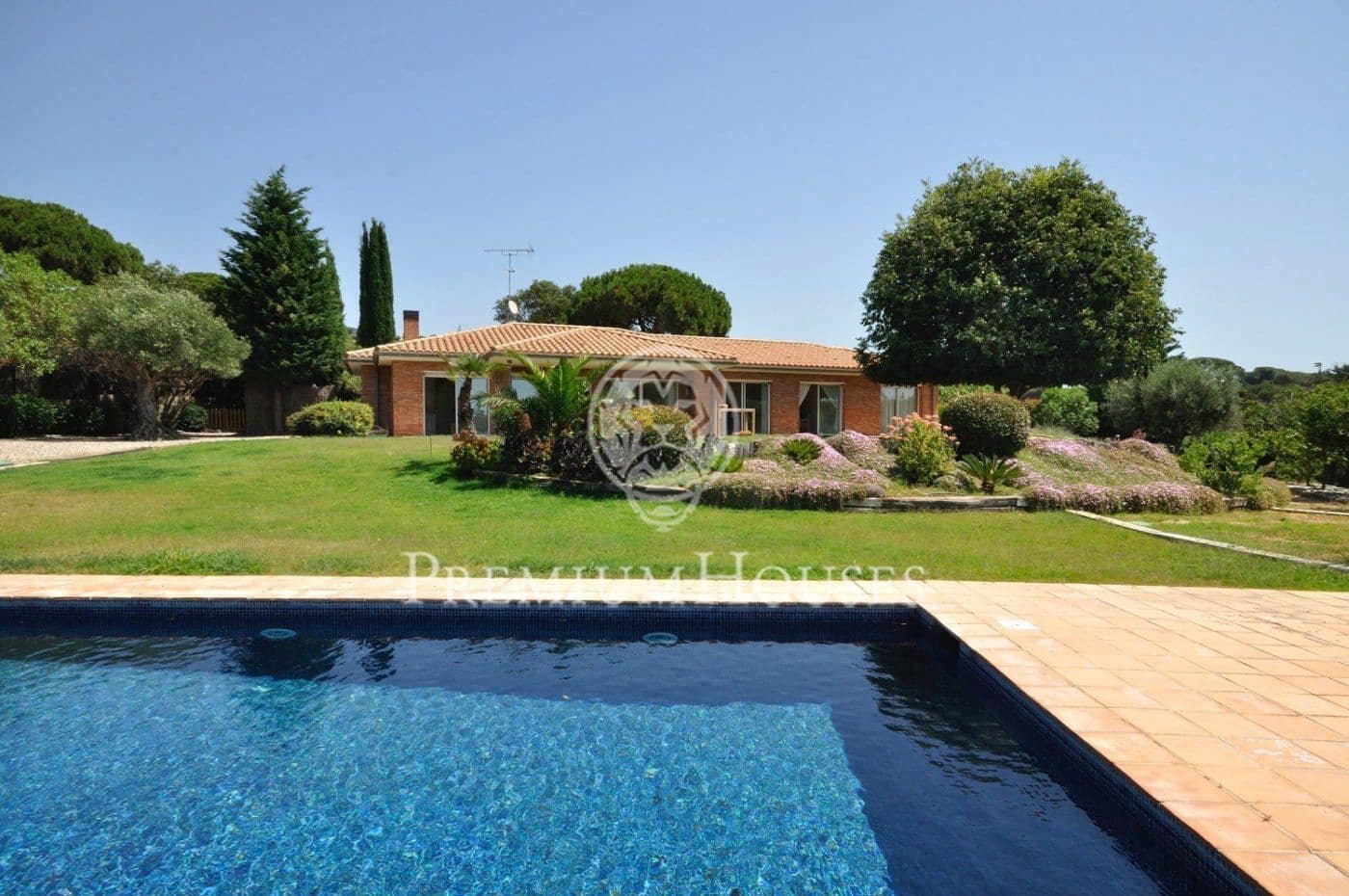 3 bedroom Villa for rent in Sant Andreu de Llavaneres with pool garage - € 3,500 (Ref: 9591263)