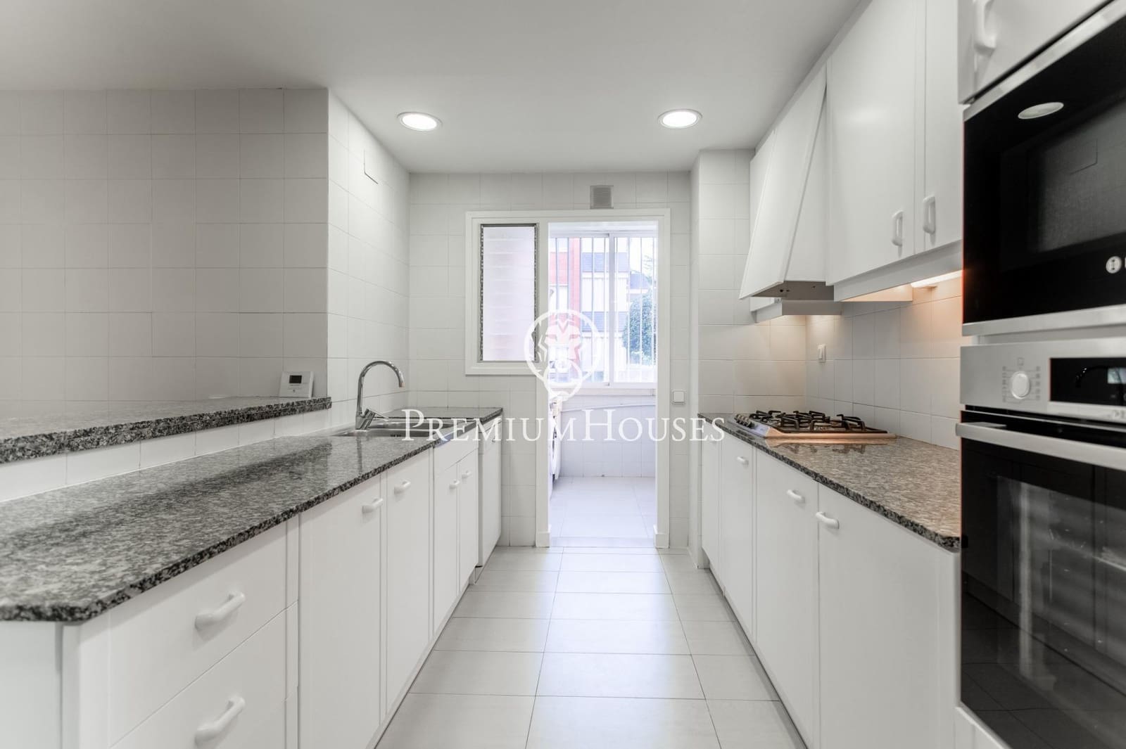 4 bedroom Apartment for rent in Sant Andreu de Llavaneres with pool - € 3,100 (Ref: 9596125)