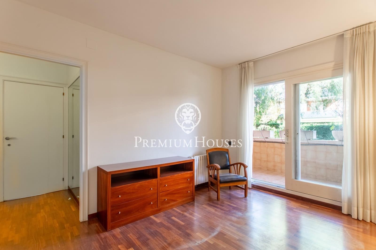 4 bedroom Apartment for rent in Sant Andreu de Llavaneres with pool - € 3,100 (Ref: 9596125)