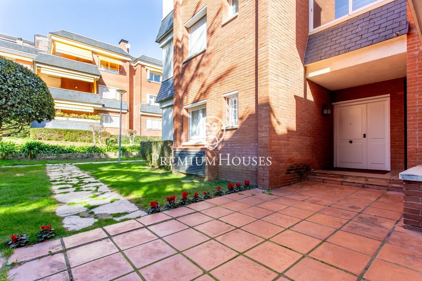 4 bedroom Apartment for rent in Sant Andreu de Llavaneres with pool - € 3,100 (Ref: 9596125)